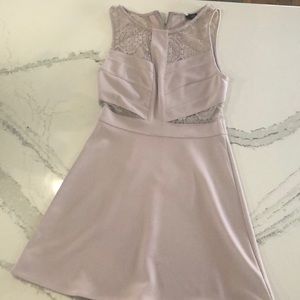 Pale pink/creaming dress with lace details